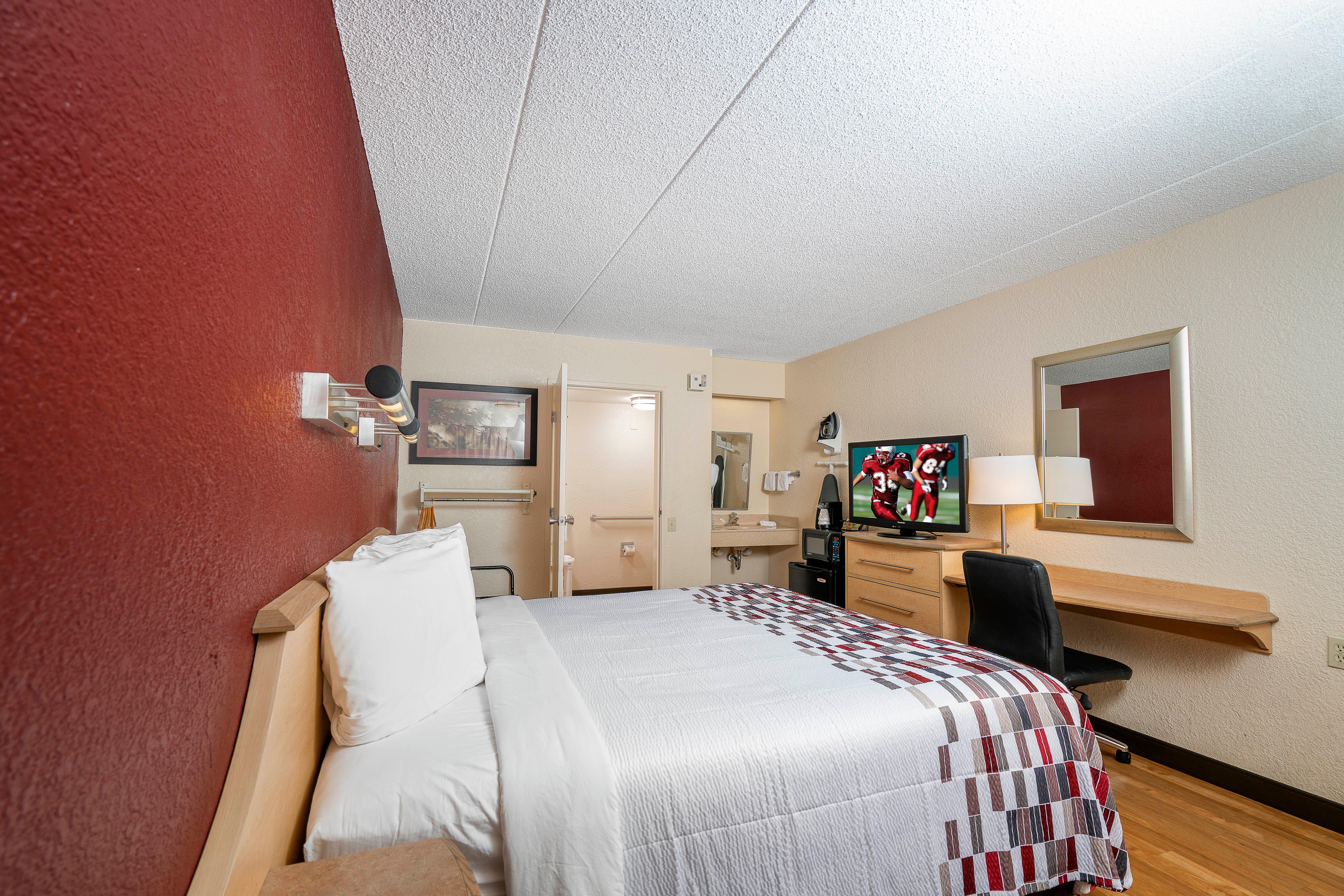 Red Roof Inn Louisville Fair And Expo Exterior foto